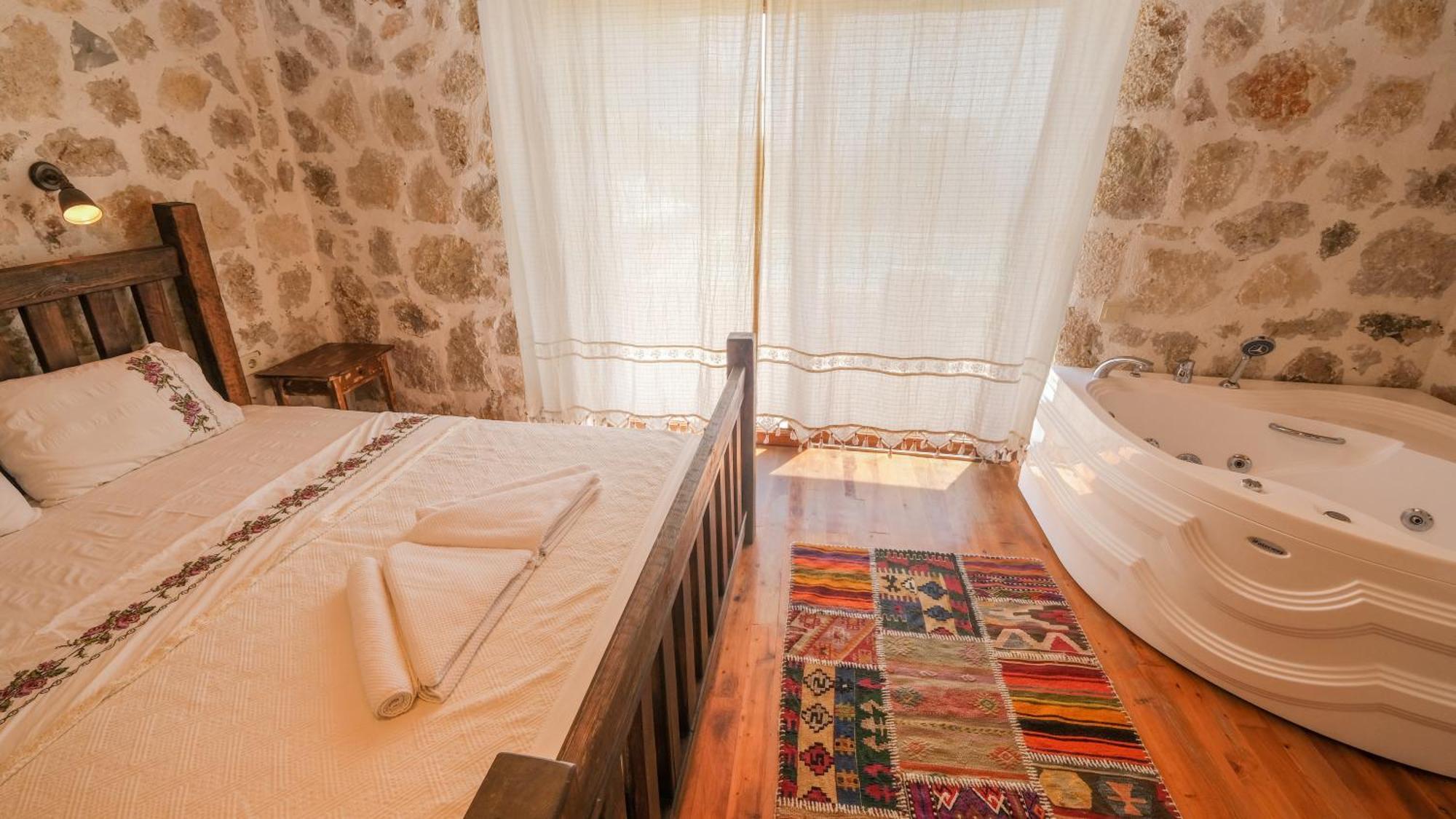 パタラ Likya House - Deniz Ve Doga Manzarali, Havuzluヴィラ エクステリア 写真