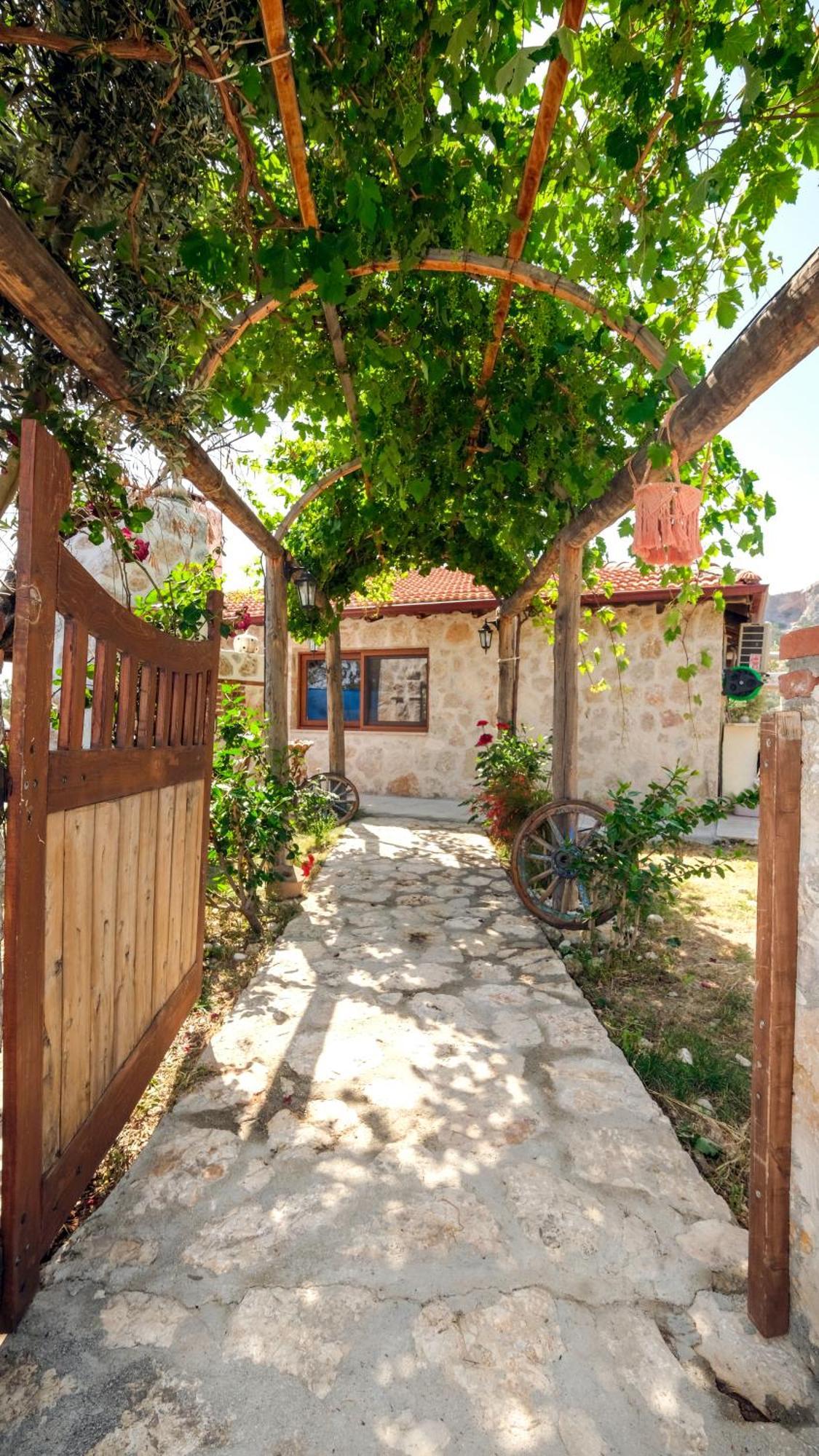 パタラ Likya House - Deniz Ve Doga Manzarali, Havuzluヴィラ エクステリア 写真